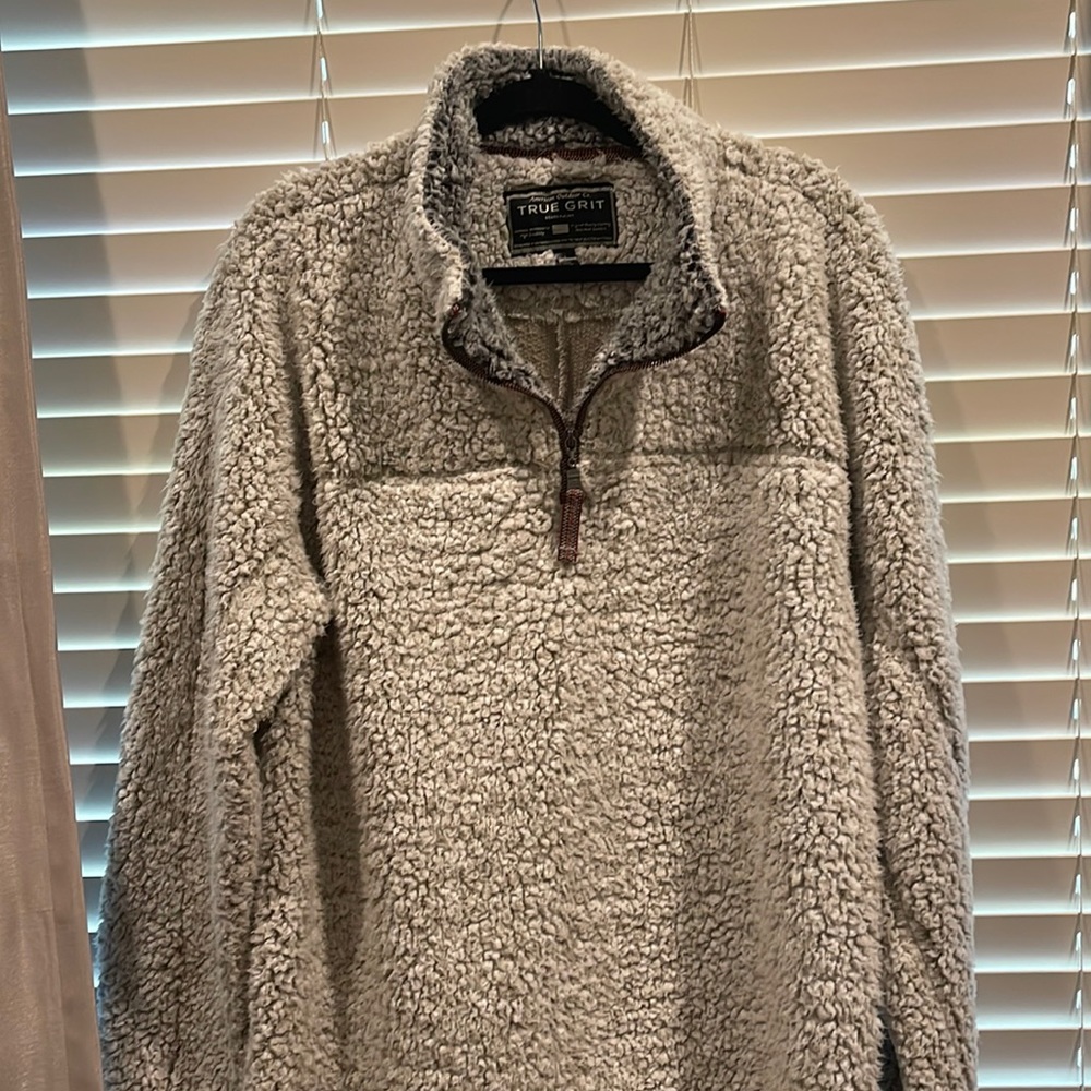 Woman’s True Grit Pullover